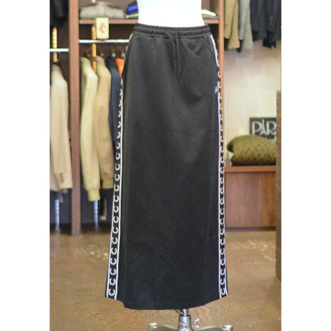 FRED　PERRY　ウィメンズ　Taped Track Skirt（E9103）