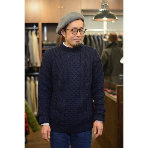 Kerry Woollen Mills　アランケーブルクルーネックセーター　（KW-0001）col.Midnight